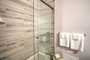 Picturesque Kennesaw Home w/ Private Backyard