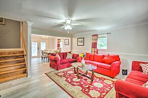 Picturesque Kennesaw Home w/ Private Backyard