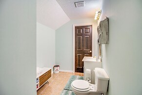 Charming Trenton Home w/ Mtn Views & Patio!