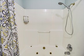 Charming Trenton Home w/ Mtn Views & Patio!