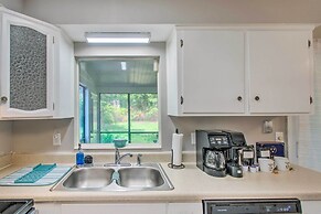 Pet-friendly Brunswick Retreat w/ Gas Grill!