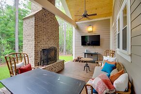 Spacious Midway Cottage w/ Porches, Near Hunting!