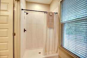 Spacious Midway Cottage w/ Porches, Near Hunting!