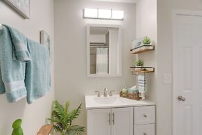 Bright Jekyll Island Home w/ Deck < 1 Mi to Beach