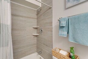 Bright Jekyll Island Home w/ Deck < 1 Mi to Beach