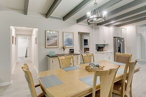 Bright Jekyll Island Home w/ Deck < 1 Mi to Beach
