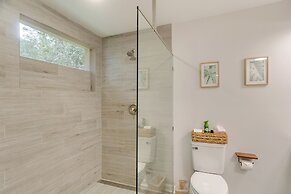 Bright Jekyll Island Home w/ Deck < 1 Mi to Beach