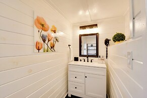 Spacious & Newly Remodeled A-frame w/ 2 Decks