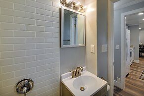 Walk to Beach: Hampton Home w/ Grill!