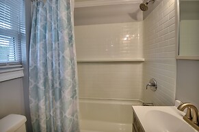 Walk to Beach: Hampton Home w/ Grill!