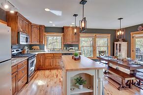 Lake Burton Retreat w/ Fire Pit & Hot Tub!