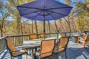 Lake Burton Retreat w/ Fire Pit & Hot Tub!