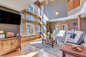 Lake Burton Retreat w/ Fire Pit & Hot Tub!