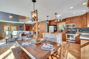 Lake Burton Retreat w/ Fire Pit & Hot Tub!