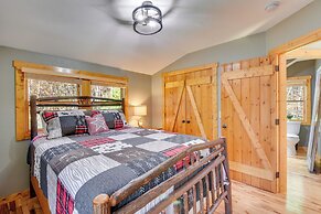 Lake Burton Retreat w/ Fire Pit & Hot Tub!