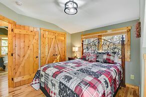 Lake Burton Retreat w/ Fire Pit & Hot Tub!