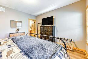 Lake Burton Retreat w/ Fire Pit & Hot Tub!