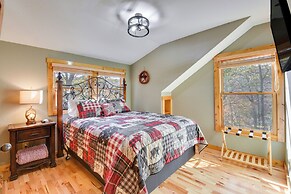 Lake Burton Retreat w/ Fire Pit & Hot Tub!