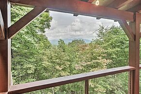 Yellow Mountain Blairsville Cabin w/ Scenic Deck