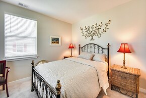 Hampton Condo: By Convention Center & Coliseum!