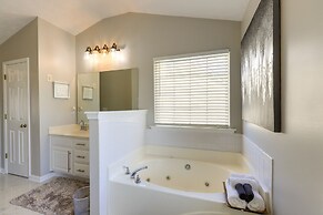 Spacious Georgia Home w/ Deck, Grills & Fireplace!