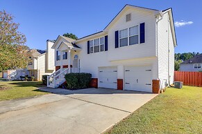 Spacious Georgia Home w/ Deck, Grills & Fireplace!
