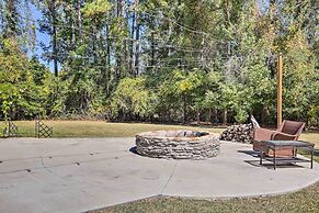 Idyllic Hawkinsville Retreat: Large Fire Pit!