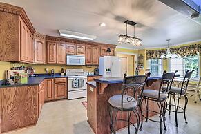 Idyllic Hawkinsville Retreat: Large Fire Pit!