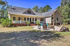 Idyllic Hawkinsville Retreat: Large Fire Pit!