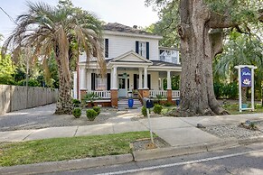 Charming Thomasville Getaway: Walk to Downtown!