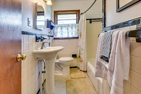 Pet-friendly Douglasville Home w/ Screened Porch!