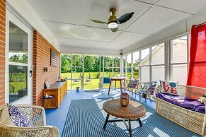 Pet-friendly Douglasville Home w/ Screened Porch!