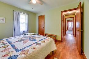 Pet-friendly Douglasville Home w/ Screened Porch!