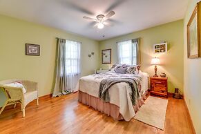 Pet-friendly Douglasville Home w/ Screened Porch!