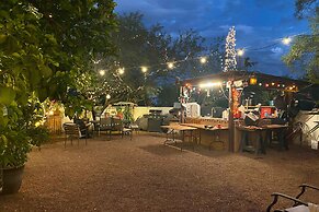 5 Mi to Dtwn: Tuscon Escape w/ Yard & Patio!
