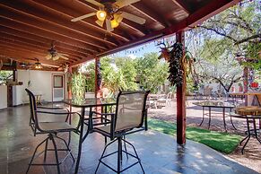 Dog-friendly Retreat ~ 5 Mi to Dtwn Tucson!