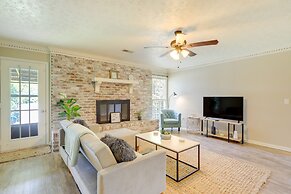Charming Columbus Home w/ Yard - 10 Mi to Dtwn!