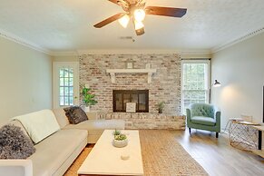 Charming Columbus Home w/ Yard - 10 Mi to Dtwn!