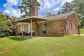 Charming Columbus Home w/ Yard - 10 Mi to Dtwn!