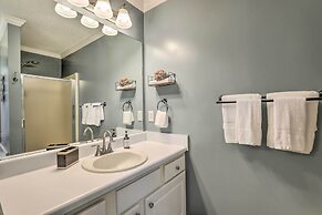 Peaceful Dallas Home w/ Deck + Charcoal Grill