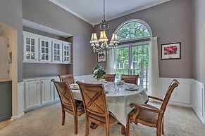 Peaceful Dallas Home w/ Deck + Charcoal Grill