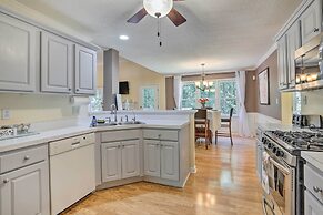 Peaceful Dallas Home w/ Deck + Charcoal Grill