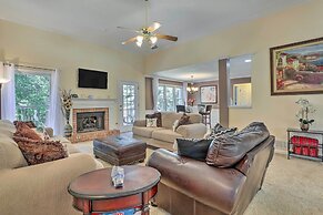 Peaceful Dallas Home w/ Deck + Charcoal Grill