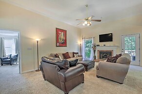 Peaceful Dallas Home w/ Deck + Charcoal Grill