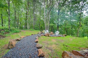 Blue Ridge Mountainside Cottage w/ Fire Pit!