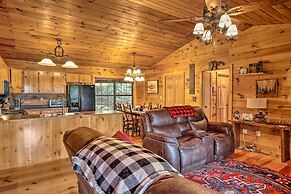 Cozy Cherry Log Cabin ~ 10 Mi to Mercier Orchards