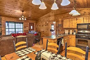 Cozy Cherry Log Cabin ~ 10 Mi to Mercier Orchards