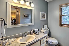 Secluded 'lavinder Laurel Leaf Cottage' Near Creek