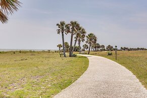 Pet-friendly Jekyll Island Abode - Walk to Beach!