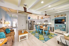 Pet-friendly Jekyll Island Abode - Walk to Beach!